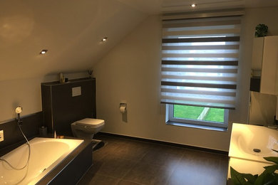 Modernes Badezimmer in Sonstige