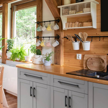Cottage Kitchen Cabinets
