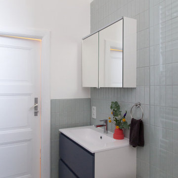 Berlin Altbau Bathroom in Sage Green