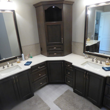 Cambria Darlington Kitchen & Coswell Cream Vanity