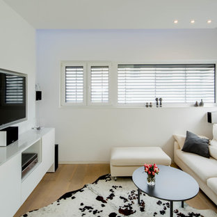 Example of a trendy home theater design in Dusseldorf