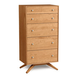 Astrid 5-Drawer Dresser - Dressers