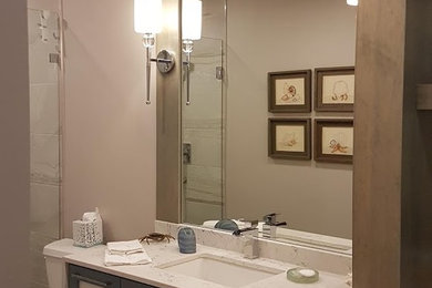 Photo of a contemporary bathroom.