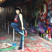 Mona Tauber's photo