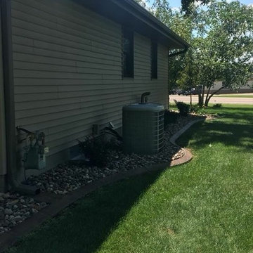 Hastings Redwing Blvd Front and Back Yard