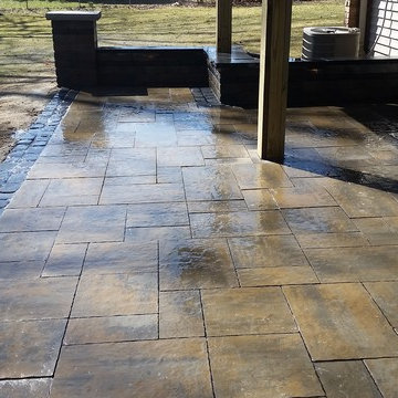 Unilock's Bristol Valley with a Double Courtstone border Patio