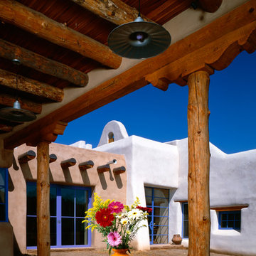 Contemporary Hacienda on the Rio Grande