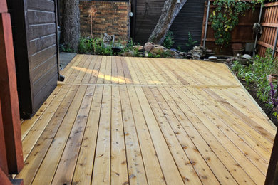 Inspiration for a deck remodel in Dallas