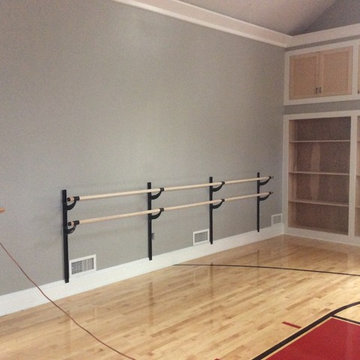 Gymnasium/ couple of bedrooms / loft / couple of bathrooms