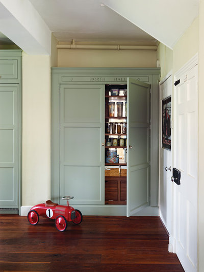 Traditional Kitchen by Davonport