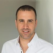 Moti Nachums foto