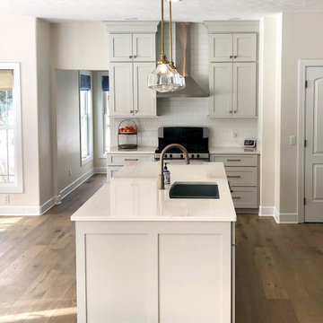 Kitchen designs by Kitchen Express II, LLC