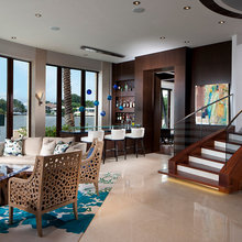 Living room/bar
