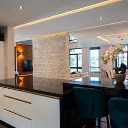 Kira Residence - Kitchen Islands And Kitchen Carts