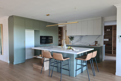 Photo of a contemporary kitchen in Brisbane.