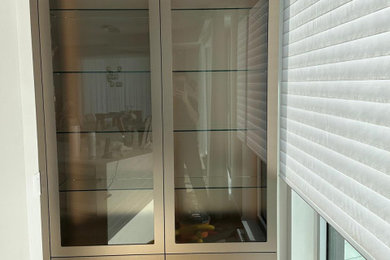 Example of a minimalist home design design in Montreal