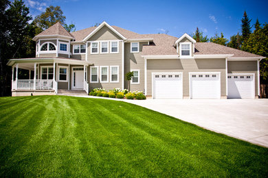 Transitional exterior home photo in Toronto