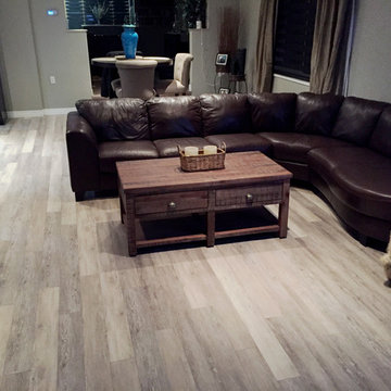 Luxury Vinyl Plank/Tile