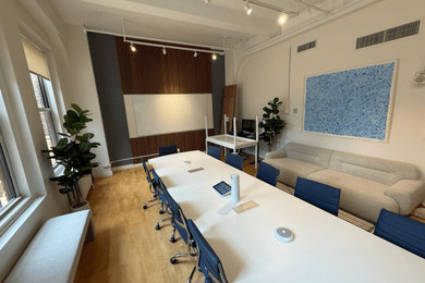 Home office - contemporary home office idea in New York