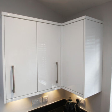 Approved Used Kitchen, Howdens Modern