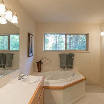 Elegant Bathroom Remodel – Modern Upgrades, Cost-Conscious Design