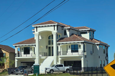 Inspiration for an exterior home remodel in Tampa