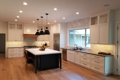 Kitchen - kitchen idea in San Francisco