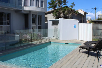 Photo of a modern backyard deck in Gold Coast - Tweed.