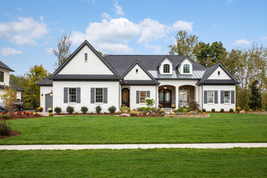 Elegant home design photo in Cincinnati