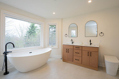 Inspiration for a modern bathroom remodel in Toronto