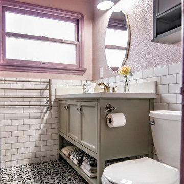 Long Beach, Modern Spanish bathroom