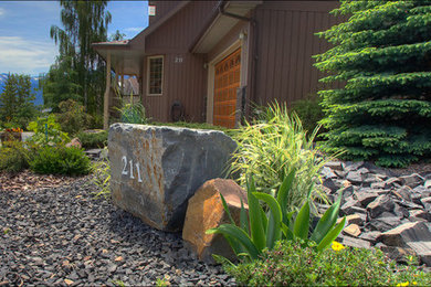 Photo of a rustic landscaping in Calgary.