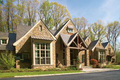 Example of a classic entryway design in Baltimore