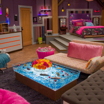 iCarly set - Jellio Cupcake Seat, Ice Cream Bench, Boat Table and Chandelier