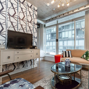Luxurious Designer Loft In Central King West Location