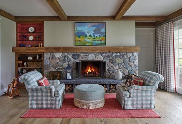 Farmhouse Living Room by Elizabeth Drake of Drake Interiors Limited
