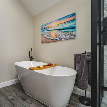 Linda's Bathroom