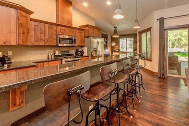 Example of a kitchen design in Seattle