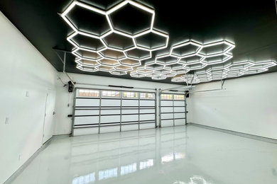 Minimalist garage photo in Dallas
