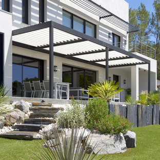 マルセイユのコンテンポラリースタイルのおしゃれな前庭のテラス (パーゴラ) の写真