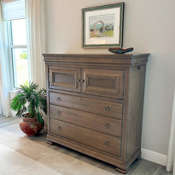Blending Past and Present for a Fresh Transitional Design