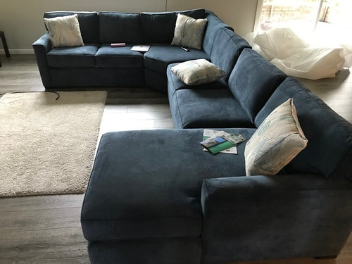 Area Rug For A Navy Couch, What Colour Carpet Goes With Navy Blue Sofa