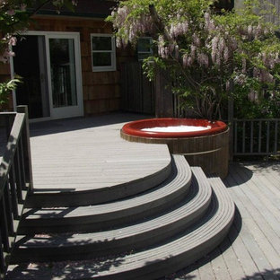 ニューヨークのエクレクティックスタイルのおしゃれなデッキの写真