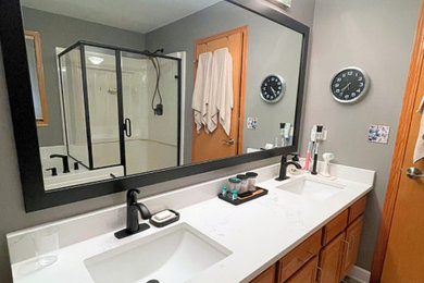 Inspiration for a modern bathroom remodel in Chicago