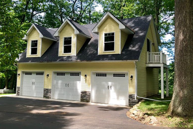 Garage - garage idea in Detroit