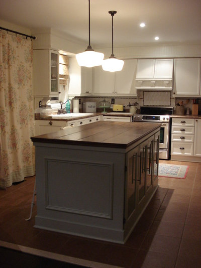 Traditional Kitchen by Chris  Kauffman