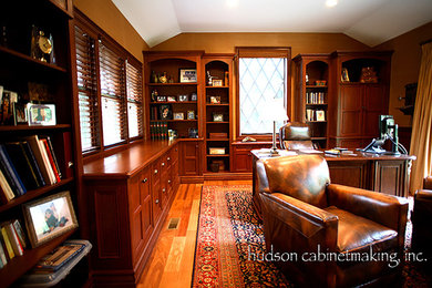 トラディショナルスタイルのおしゃれなホームオフィス・書斎の写真