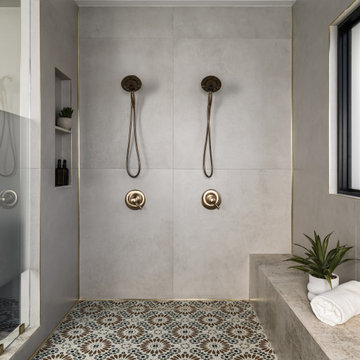 Vienna Residence Sunroom, Kitchen, and Primary Suite