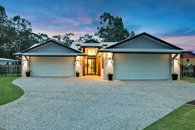 Design ideas for a large modern exterior in Brisbane.