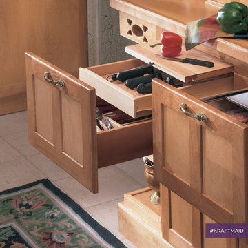 KraftMaid: Base Drawer Buffet